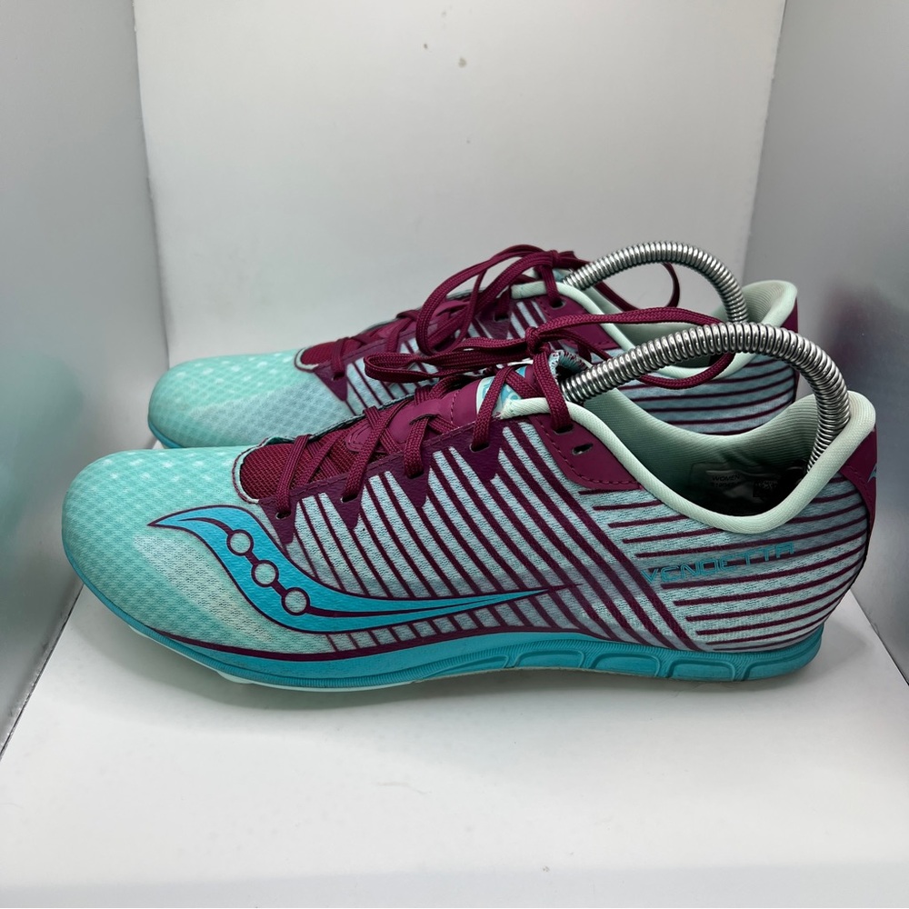 Women’s Saucony Vendetta 2 Track Running Shoes Size 10.5